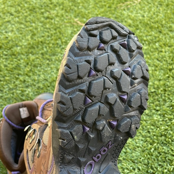 Oboz Wind River III Waterproof Hiking Trail Boot Brown Purple lightly used - Picture 9 of 11